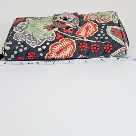 Vera Bradley Quilted Floral Wallet Zip Around Clutch Turn Lock Gray Paisley - Picture 7 of 9